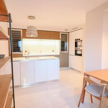 شقة Gray Renovated Luxurious Located In *